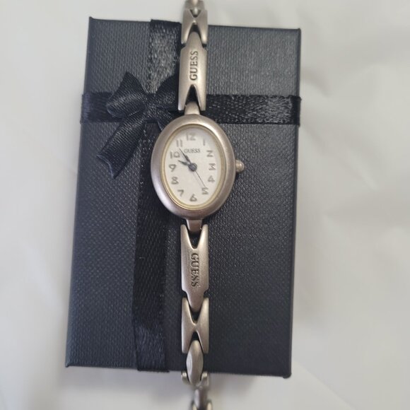 Vintage Guess Silver Ladies Watch 1996 - Picture 5 of 12